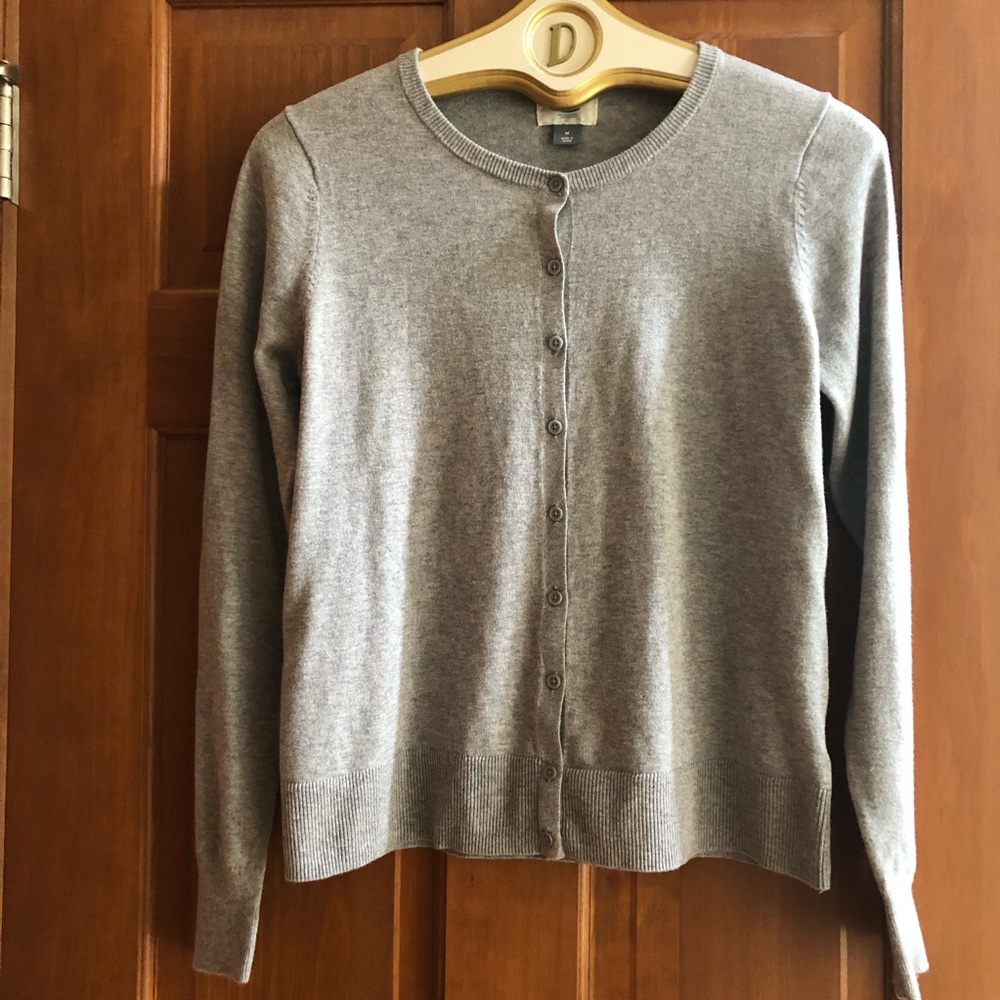 Old Navy Button Down Cardigan In Light Gray - Size M